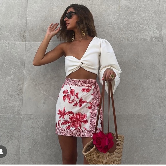 Summer 🌞 NWT Zaravacation Floral Mini Skirt size S🚨FIRM PRICE NO DISCOUNT